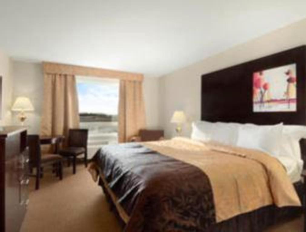 Super 8 By Wyndham Innisfail Bagian luar foto