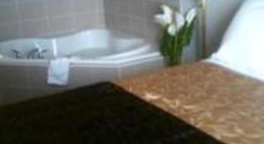 Super 8 By Wyndham Innisfail Bagian luar foto